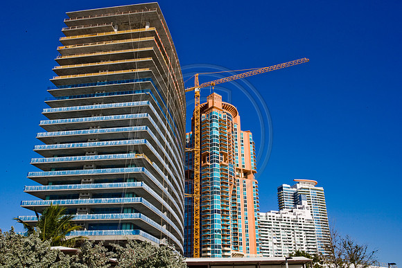 36136_DG_Color_USA_Miami_Beach_FL_Related_GroupZV4N0504