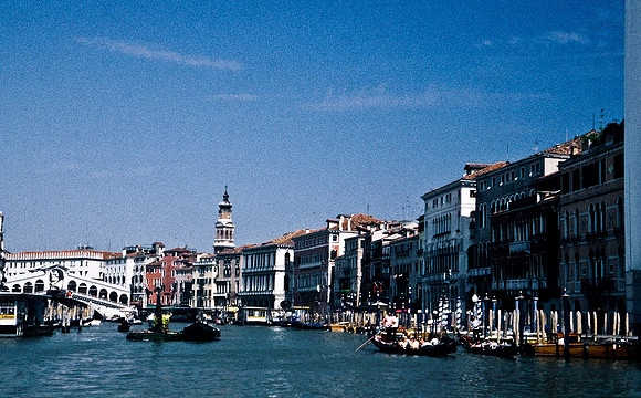 3818_SL_COLOR_AROUND_THE_WORLD_IN_8_MONTHS_APRIL_2000_11