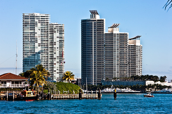 2903_DG_Port_Miami_Gargo_Ship_Containers_5l8Y_2771