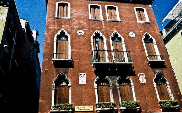 3819_SL_COLOR_AROUND_THE_WORLD_IN_8_MONTHS_APRIL_2000_5