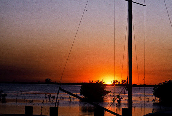 47364_B3_SL_COLOR_SURROUNDINGS_NE_97_07.jpg