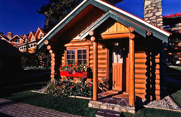06837_B19_SL_COLOR_LAKE_LOUISE_RELAIS_CHATEAU_TO_PORT_STEEL_HWY93_95_BC_WS_97_17.jpg