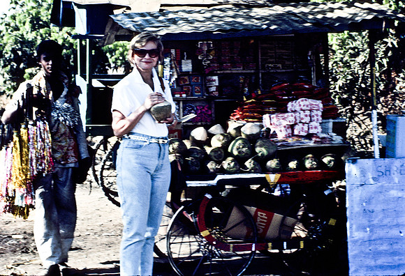 47261_SL_COLOR_INDIA_1987_11