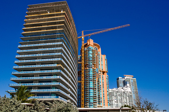 36136_DG_Color_USA_Miami_Beach_FL_Related_GroupZV4N0504