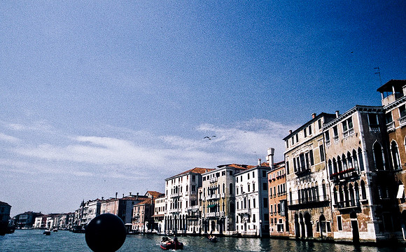 3818_SL_COLOR_AROUND_THE_WORLD_IN_8_MONTHS_APRIL_2000_17