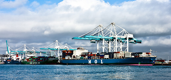2901_Miami_Port_Cargo_Ships_20090220-5L8Y0737