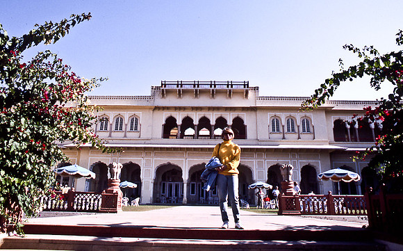 47297_SL_COLOR_INDIA_1987_9