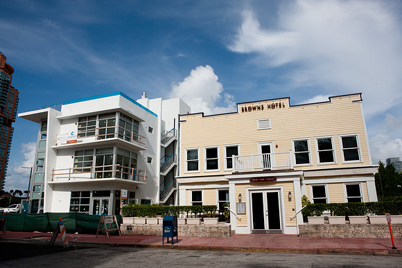 08062010_Miami_Beach_Art_Deco_DG_5L8Y5046