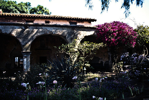 47922_B17_SL_COLOR_CAPISTANO_TO_SANTA_BARBARA_CA_97_07.jpg