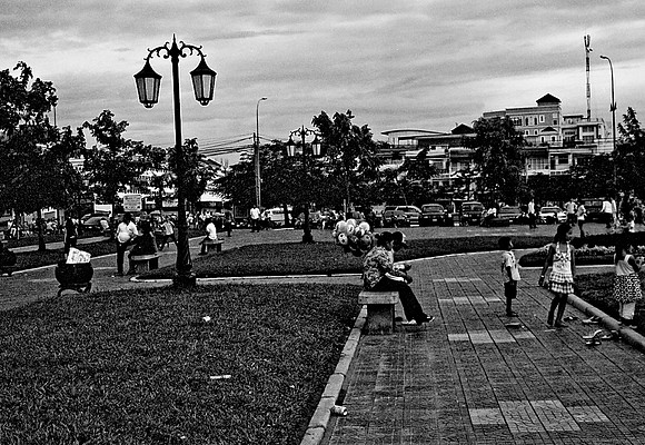 62437_2008_FM_BW_Cambodia_018