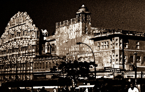47284_SL_COLOR_INDIA_1987_16