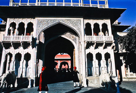 47280_SL_COLOR_INDIA_1987_16