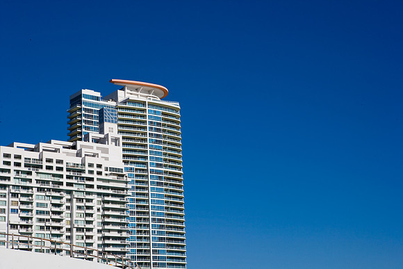 36136_DG_Color_USA_Miami_Beach_FL_Related_GroupZV4N0562
