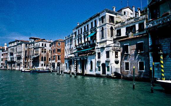 3814_SL_COLOR_AROUND_THE_WORLD_IN_8_MONTHS_APRIL_2000_16