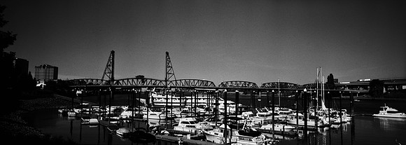 6048_FM_BW_XPAND_CA_05_22.jpg