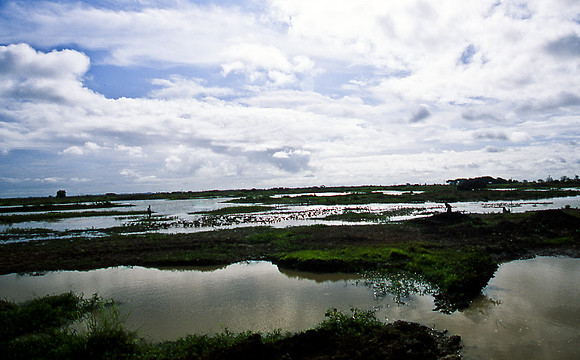 3477_SL_COLOR_AROUND_THE_WORLD_IN_8_MONTHS_APRIL_2000_2