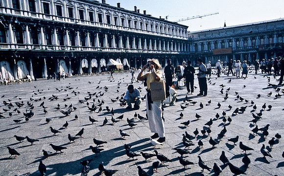 3822_SL_COLOR_AROUND_THE_WORLD_IN_8_MONTHS_APRIL_2000_8