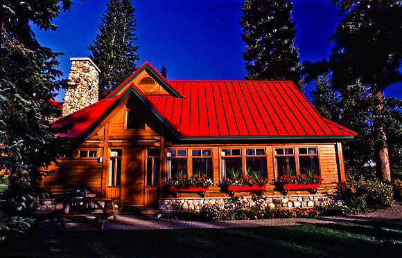 06837_B19_SL_COLOR_LAKE_LOUISE_RELAIS_CHATEAU_TO_PORT_STEEL_HWY93_95_BC_WS_97_09.jpg