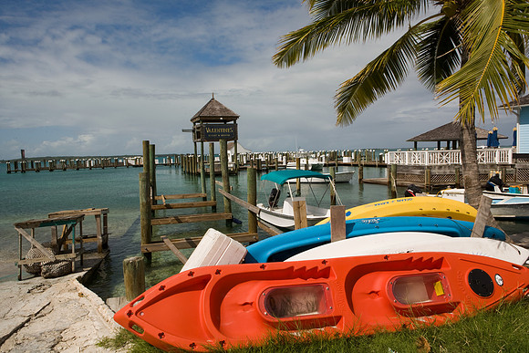 36172_DG_Color_USA_Harbour_Island_Bahamas_Related_GroupZV4N1133