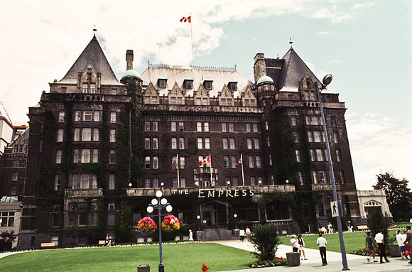 2546_SL_BOX_I_COLOR_OVKA_VICTORIA_CANADA_4