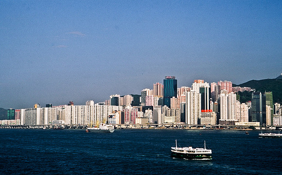 3868_SL_COLOR_AROUND_THE_WORLD_IN_8_MONTHS_APRIL_2000_7