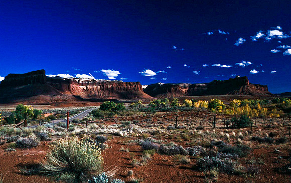 06792_B10_SL_COLOR_CANYONLAND_NEEDLES_TO_DURANGO_UT_97_07.jpg