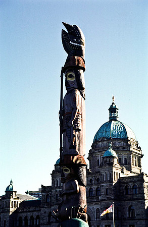 06807_B19_SL_COLOR_VICTORIA_WS_97_05.jpg