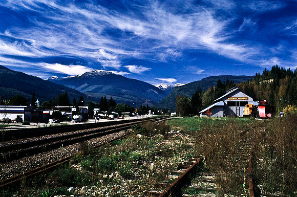 06815_B19_SL_COLOR_KAMLOOPS_TO_REVELSTOKE_WS_97_15.jpg
