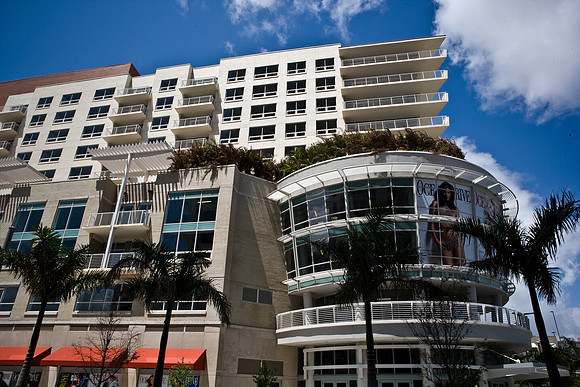 85761_Miami_FL_DG_ZV4N9236