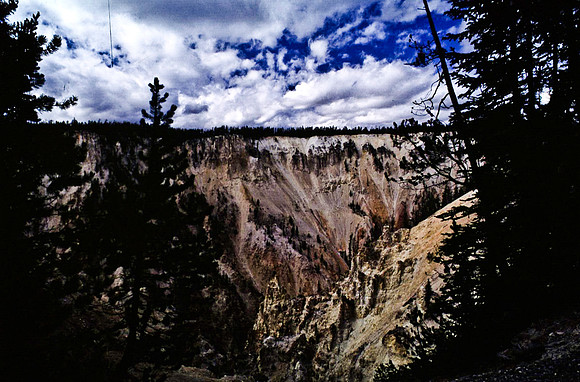 47635_B11_SL_COLOR_YELLOWSTONE_WY_97_12.jpg