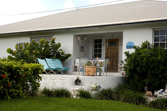 36171_DG_Color_USA_Ramora_Bay_Bahamas_Related_Group36170_DG_Color_USA_Harbour_Island_Bahamas_Related