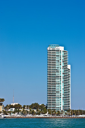 3806_DG_South_Beach_Miami_FL_5L8Y0177