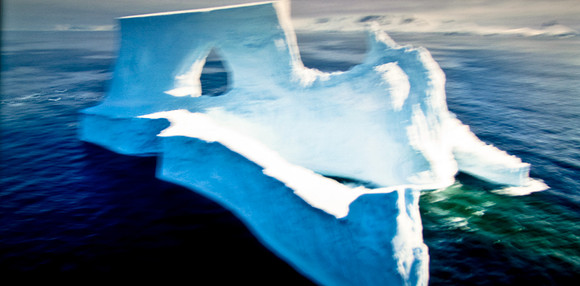 2905_DG_Lincoln_Road_Mouvie_Earth_Maimi_Beach_FL20090426-5L8Y6900