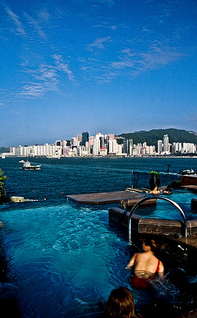 3869_SL_COLOR_AROUND_THE_WORLD_IN_8_MONTHS_APRIL_2000_14