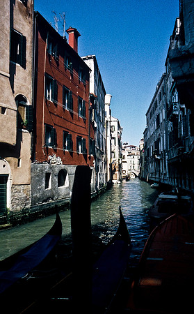 3820_SL_COLOR_AROUND_THE_WORLD_IN_8_MONTHS_APRIL_2000_16