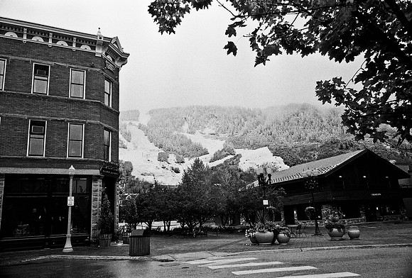 6083_FM_BW_CO_05_5.jpg