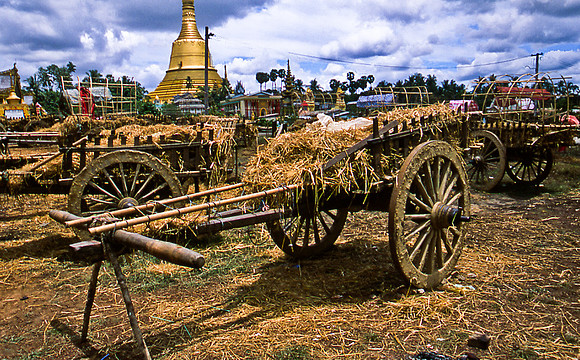 3489_SL_COLOR_AROUND_THE_WORLD_IN_8_MONTHS_APRIL_2000_2
