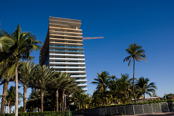 36136_DG_Color_USA_Miami_Beach_FL_Related_GroupZV4N0487