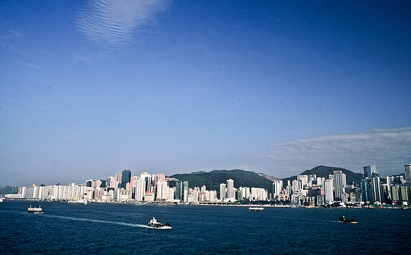 3867_SL_COLOR_AROUND_THE_WORLD_IN_8_MONTHS_APRIL_2000_13