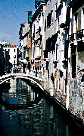 3819_SL_COLOR_AROUND_THE_WORLD_IN_8_MONTHS_APRIL_2000