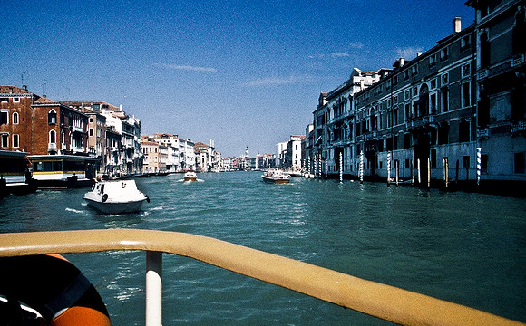 3818_SL_COLOR_AROUND_THE_WORLD_IN_8_MONTHS_APRIL_2000_4
