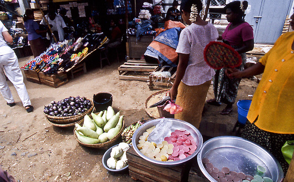 3484_SL_COLOR_AROUND_THE_WORLD_IN_8_MONTHS_APRIL_2000_7