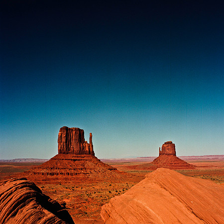 2284_FM_COLOR_AZ_02_8.jpg