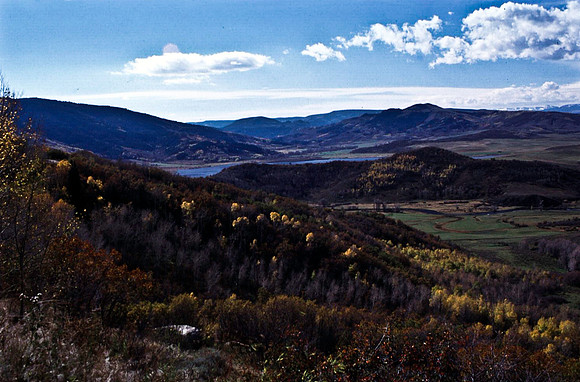 06765_B10_SL_COLOR_VERNAL_DINOSAUR_NAT_MNT_UT_97_1738.jpg