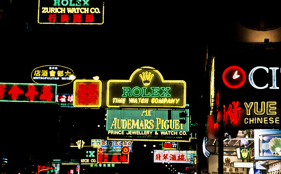 3876_SL_COLOR_AROUND_THE_WORLD_IN_8_MONTHS_APRIL_2000_6