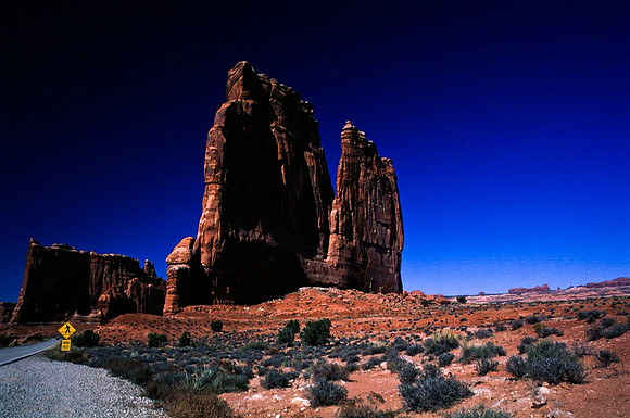 06769_B10_SL_COLOR_PARK_AVE_LASALLE_MTS_VIEWPOINT_ARCHES_NAT_PARK_UTAH_UT_97_0807.jpg