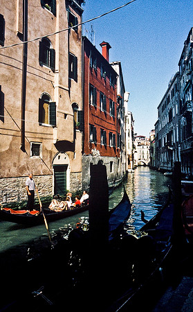 3819_SL_COLOR_AROUND_THE_WORLD_IN_8_MONTHS_APRIL_2000_17