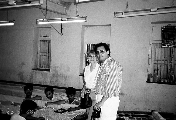 47301_SL_COLOR_INDIA_1987_14
