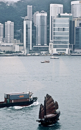 3864_SL_COLOR_AROUND_THE_WORLD_IN_8_MONTHS_APRIL_2000_18