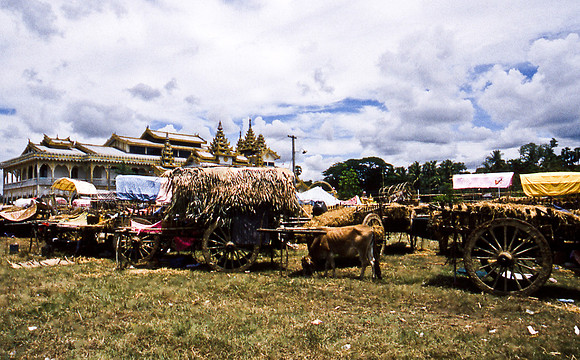 3486_SL_COLOR_AROUND_THE_WORLD_IN_8_MONTHS_APRIL_2000_5